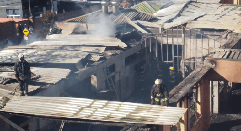 Incendio destruyó Escuela Gerónimo Lagos de San Javier y Gobierno Regional comprometió recursos para recuperarla