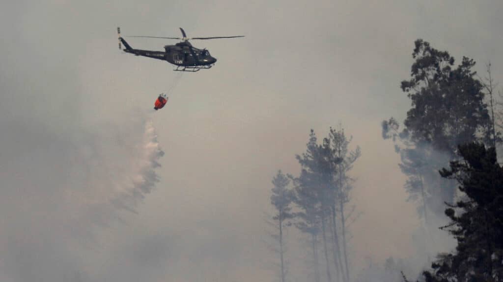 Incendio forestal en Vichuquén fue contenido tras declararse alerta roja