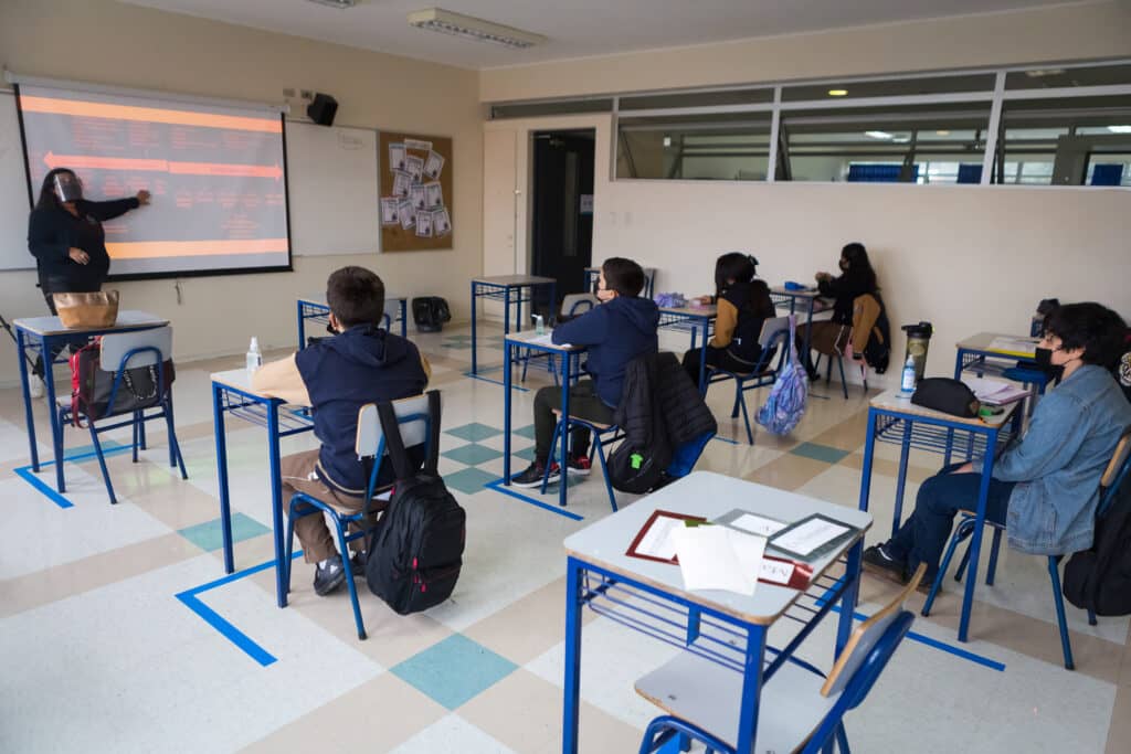 Alumna curicana no apareció en lista de curso a pesar de esta matriculada