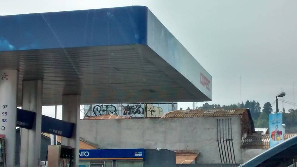 Sujetos realizaron robo con intimidación en servicentro Copec de avenida Freire en Curicó