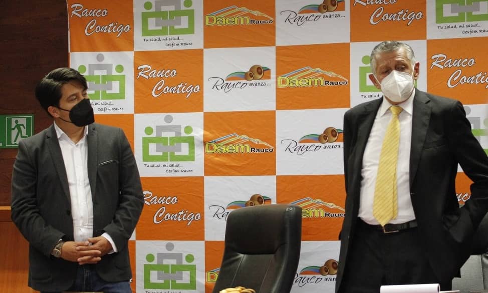 Alcalde de Rauco entregó carpeta con necesidades de la comuna a delegado presidencial provincial
