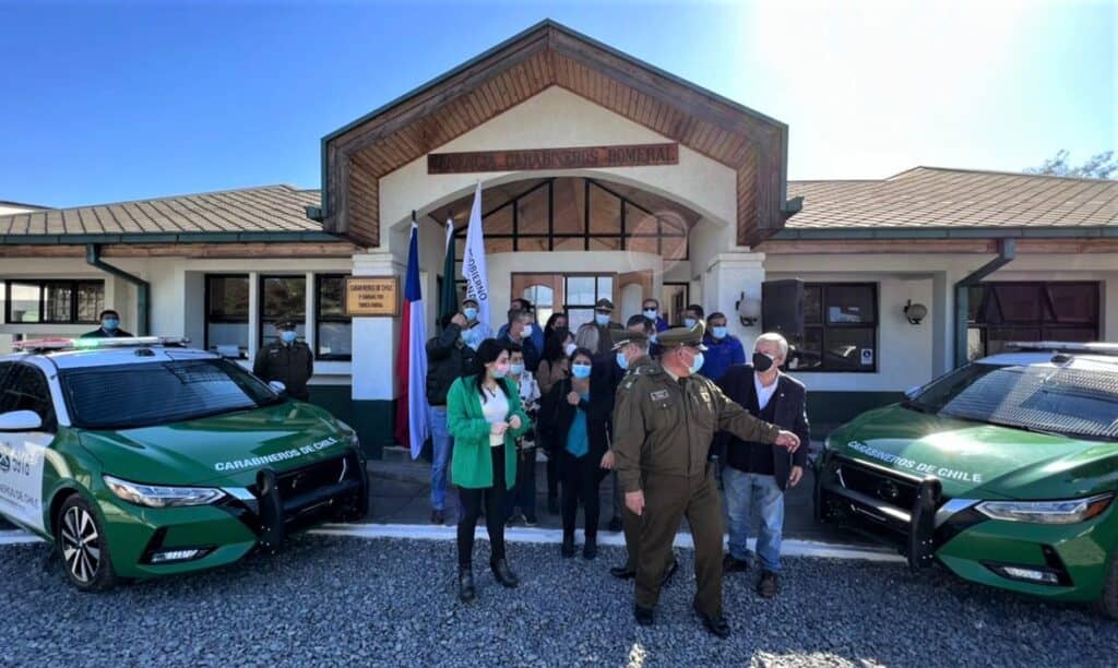 Gobierno Regional entregó tres vehículos policiales a Carabineros de Romeral