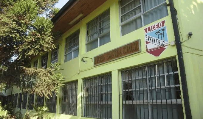Falleció alumno que se autolesionó en el Liceo de Santa Cruz