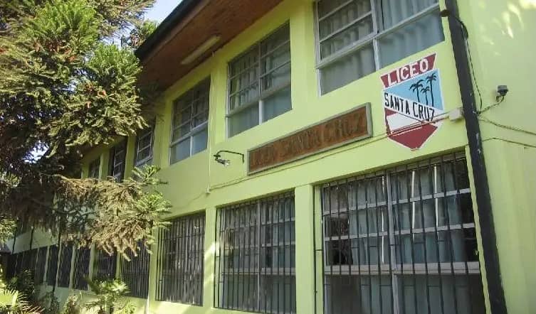 Falleció alumno que se autolesionó en el Liceo de Santa Cruz