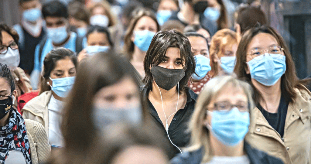 Gobierno pone fin de uso obligatorio de mascarilla en espacios abiertos con un metro de distancia entre personas