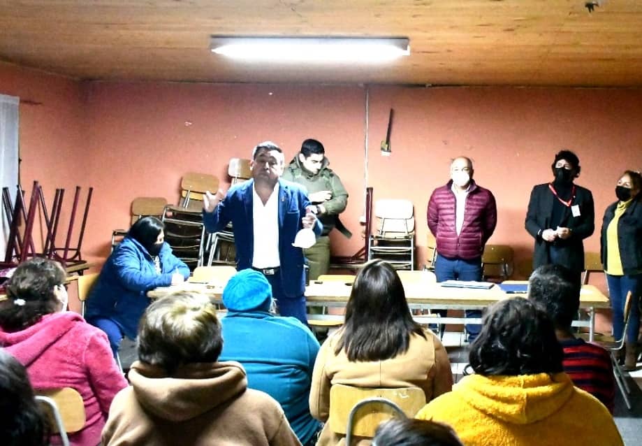 Vecinos de sector Santa Ana se reunieron con alcalde de Sagrada Familia por inquietudes sobre seguridad pública