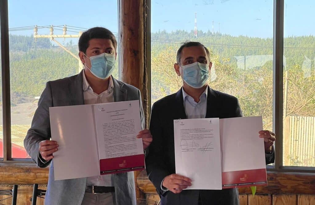 Municipios de Curicó y Vichuquén firmaron convenio de colaboración mutua