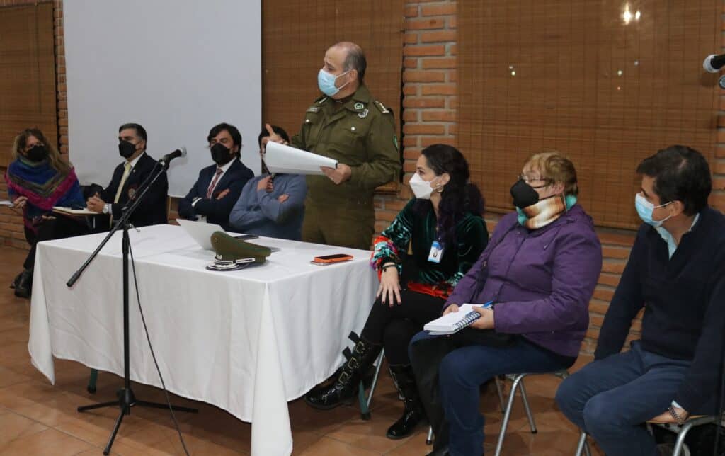 Vecinos de sector Zapallar de Curicó se reunieron con el municipio y las policías para reforzar seguridad