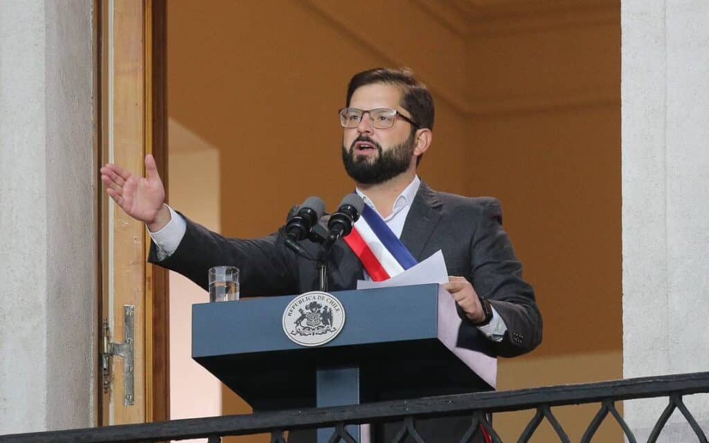 Cadem: Presidente Gabriel Boric cierra su primer año con un promedio anual de 36% de aprobación