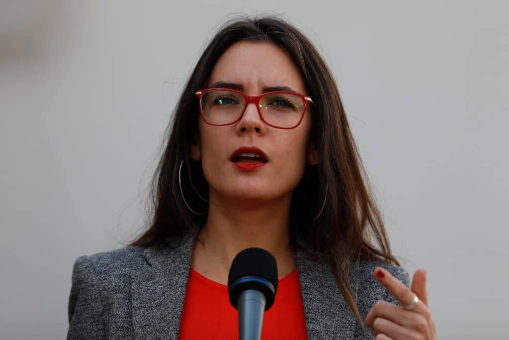 Ministra Vallejo por quema de bus e incendio en Instituto Nacional: "No entienden las necesidades del pueblo de Chile"