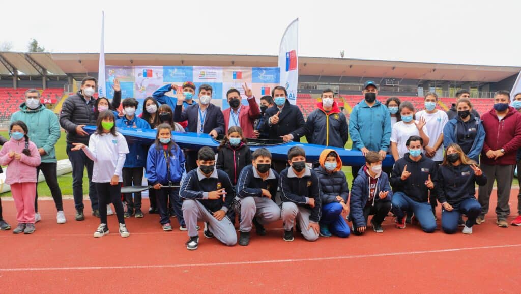 Programa “Promesas Maule” entregó embarcaciones a clubes de kayak y canotaje