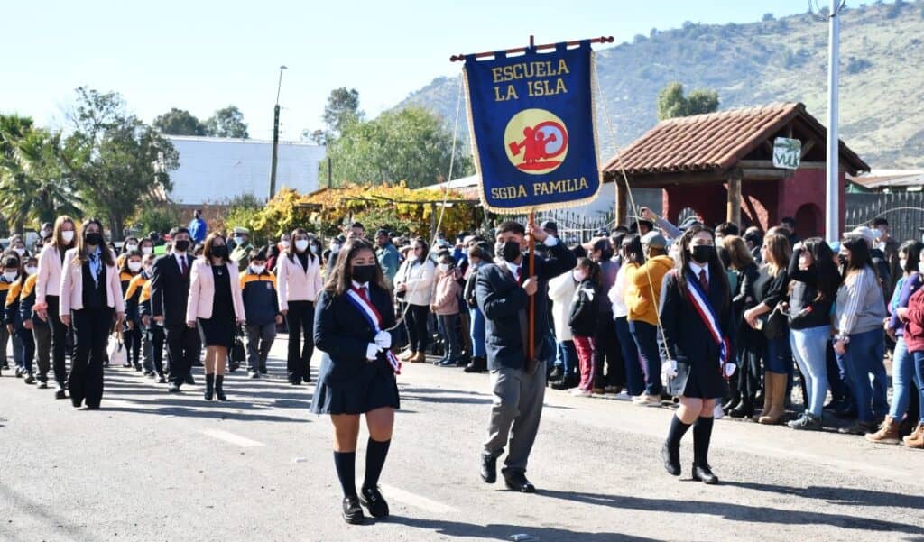 Comunidad de Sagrada Familia realizó homenaje a las Glorias Navales en Villa Prat