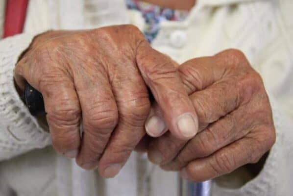 Error en papeleta de pago deja a jubilados sin recibir sus pensiones en La Huerta de Mataquito
