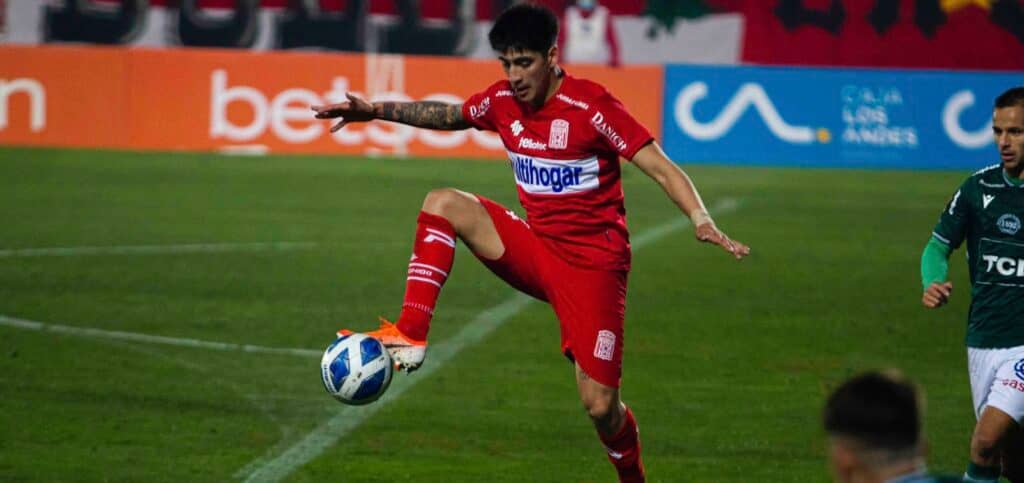 Cristián Bustamante será titular ante Santiago Wanderers