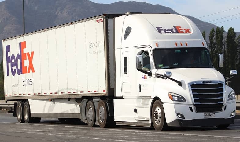 Sujetos armados agredieron a guardia de Fedex en Curicó para robar especies y dinero