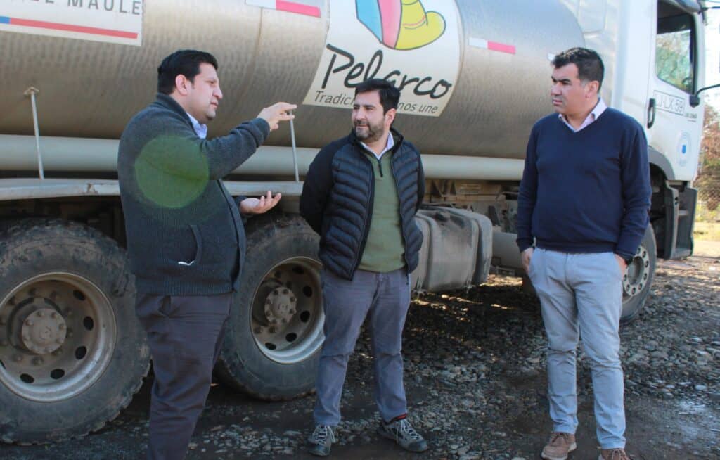 Alcalde de Pelarco y delegado presidencial se reúnen para abordar problemas de suministro de agua