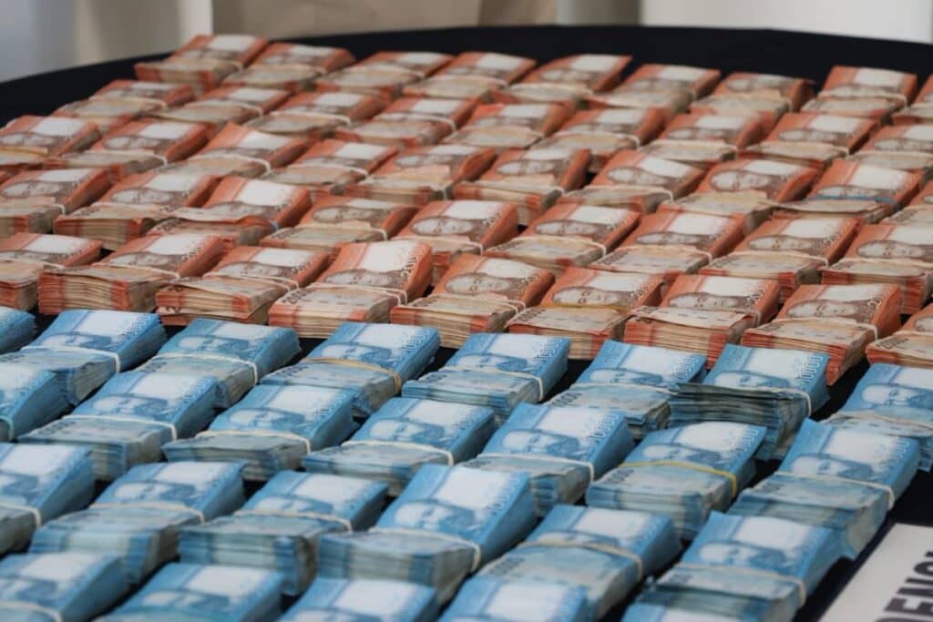 Trabajador recibió por error sueldo de $165 millones: presentó la renuncia y desapareció