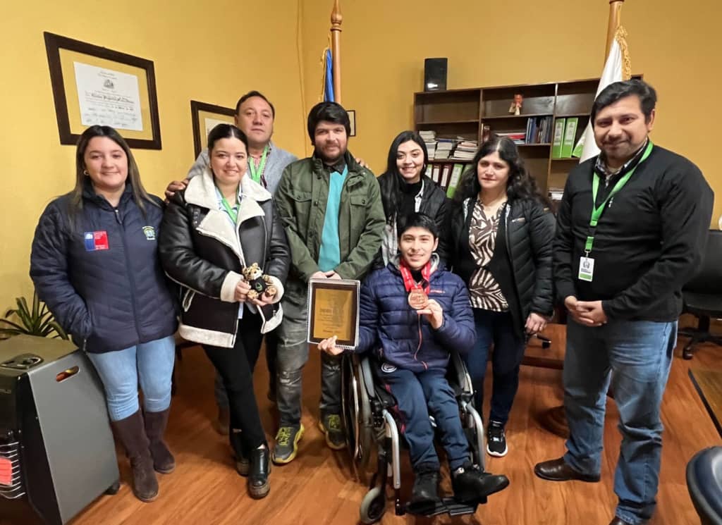 Municipio de Hualañé recibió a Diego Silva tras lograr medalla de bronce en Panamericano de Para Powerlifting