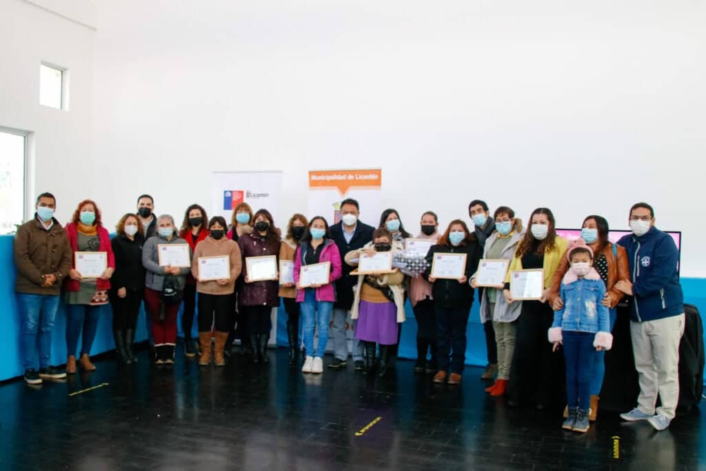 Programa Mujeres Jefas de Hogar de Licantén certificó a usuarias en diversas áreas