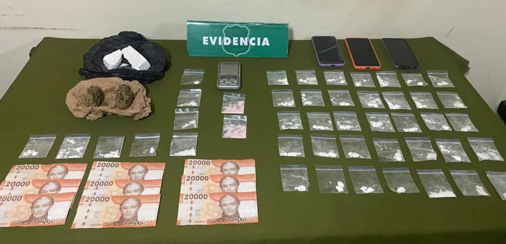 OS7 de Carabineros detuvo a dos personas por tráfico de drogas en La Isla de Sagrada Familia