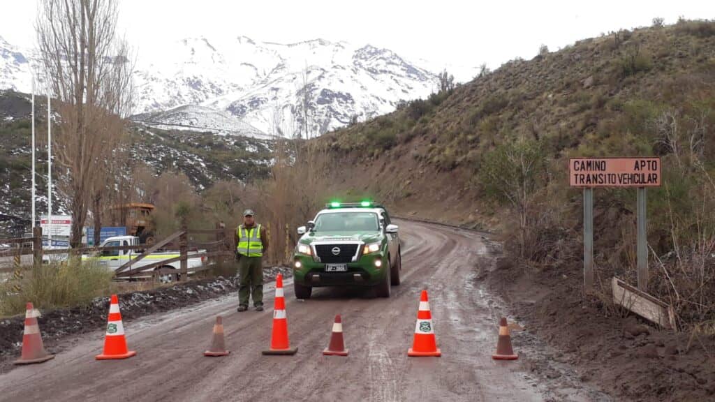 Ruta J-55 se mantendrá cerrada en sector La Mina hasta mejora de condiciones climáticas