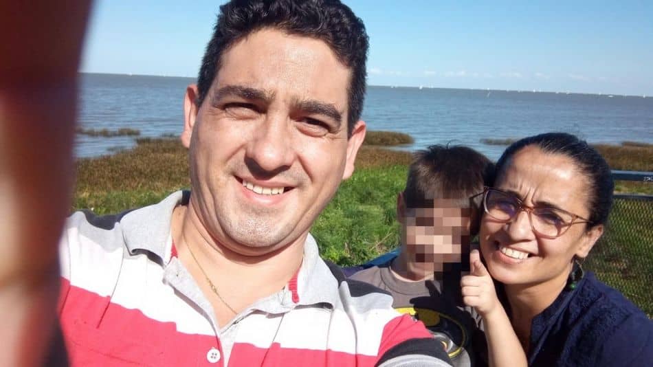 Niño faltó 3 días a la escuela y profesora alertó a la policía: hallaron a toda la familia muerta