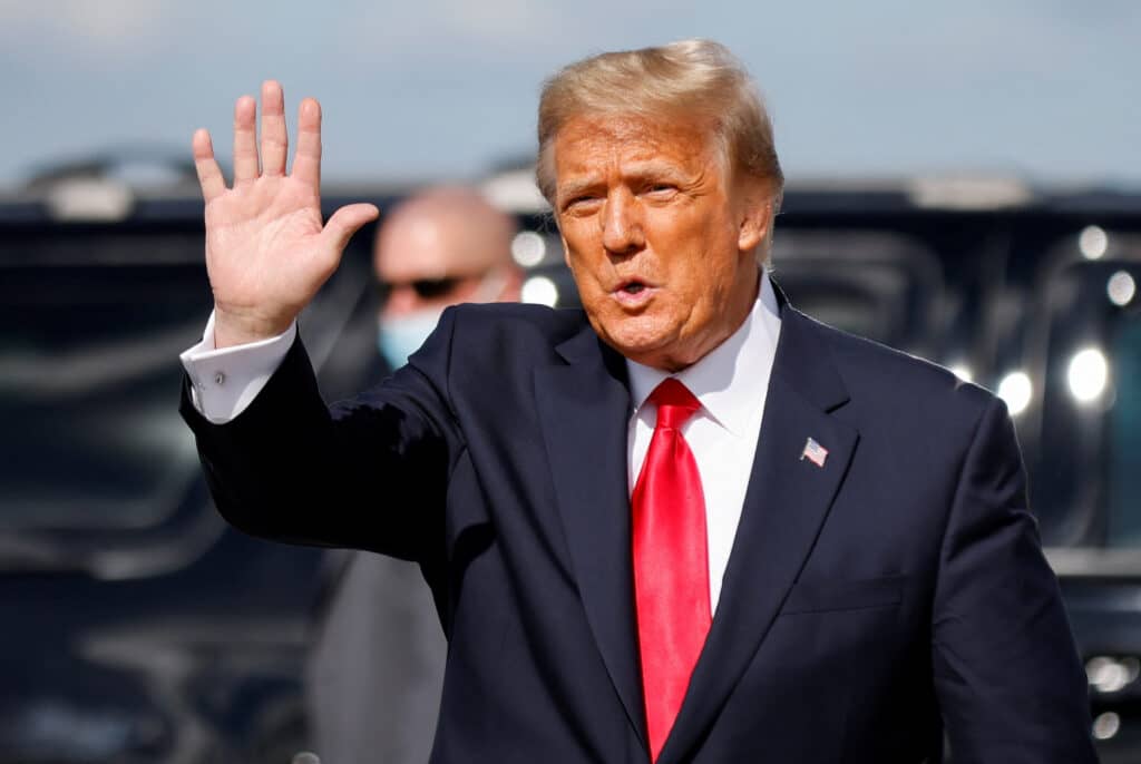 FBI investiga a Donald Trump por vulnerar ley de espionaje