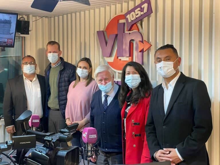 Intenso foro debate se vivió en ContraPunto de VLN Radio