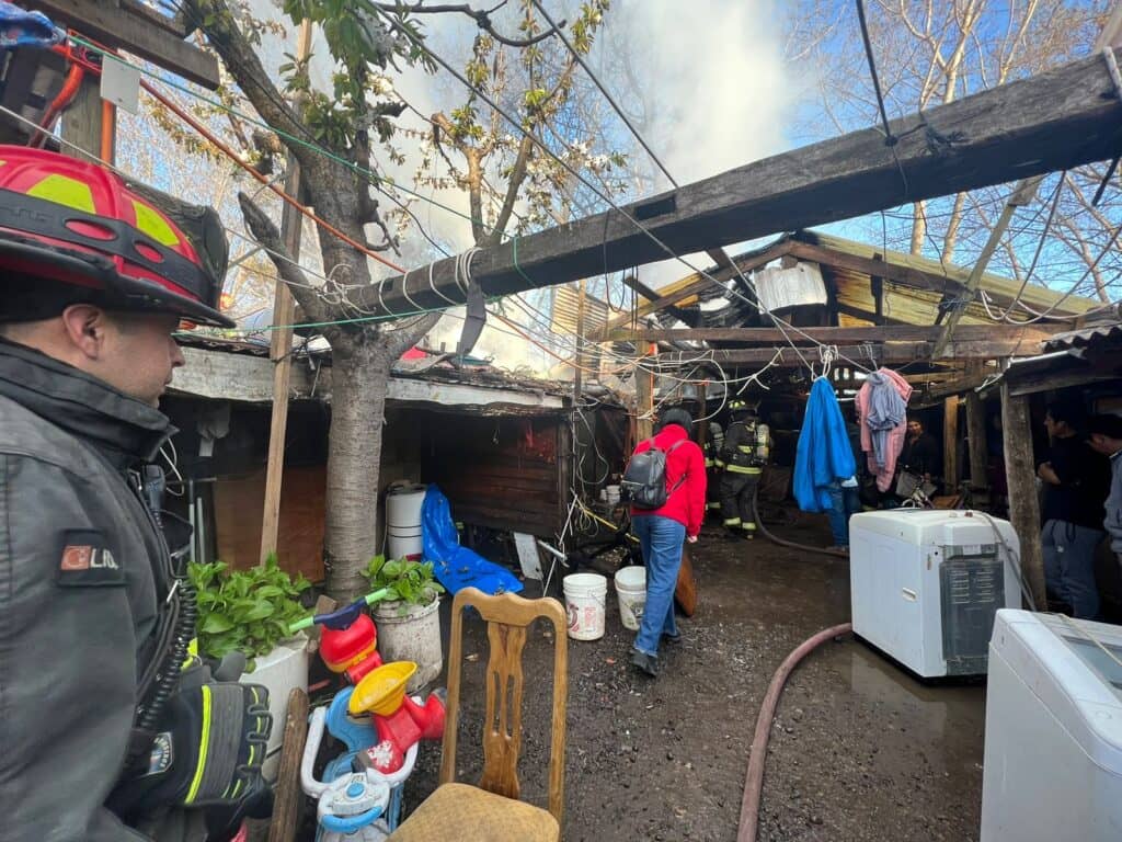 Incendio deja alrededor de 20 damnificados en Molina