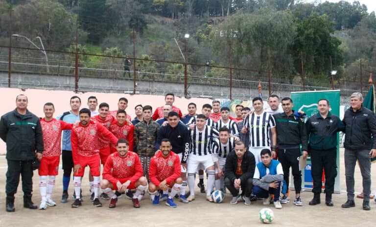 Curicó Unido disputó amistoso con internos de la cárcel local