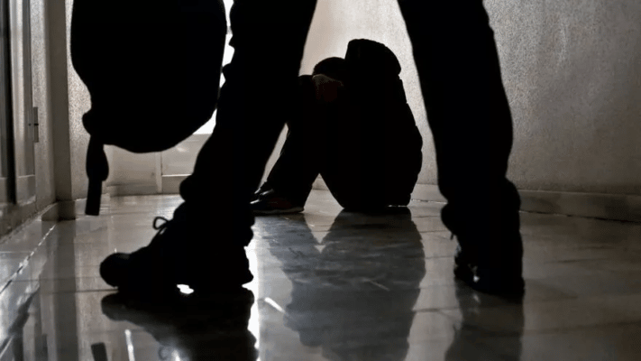 Apoderados denuncian maltratos a alumnos por parte de profesores en colegio de Teno
