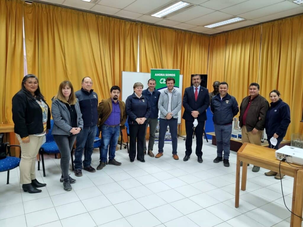 Diputado Pulgar gestiona colaboración público privada para Bomberos de Teno