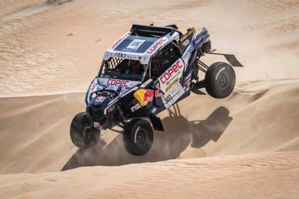 "Chaleco" López sigue a la cabeza en el rally de Marruecos