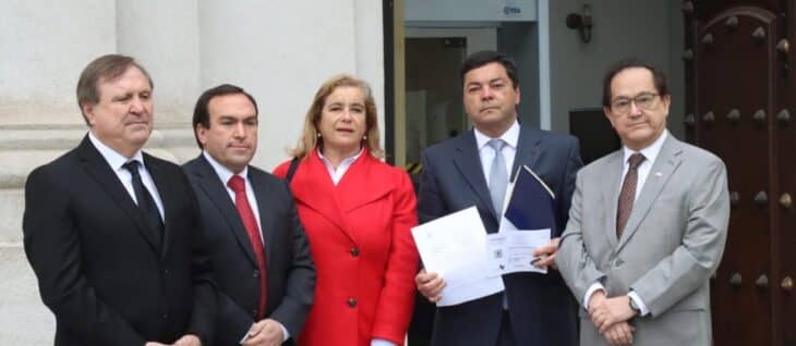 Diputados UDI entregan carta a Presidente Boric para que se cree la defensoría de víctimas