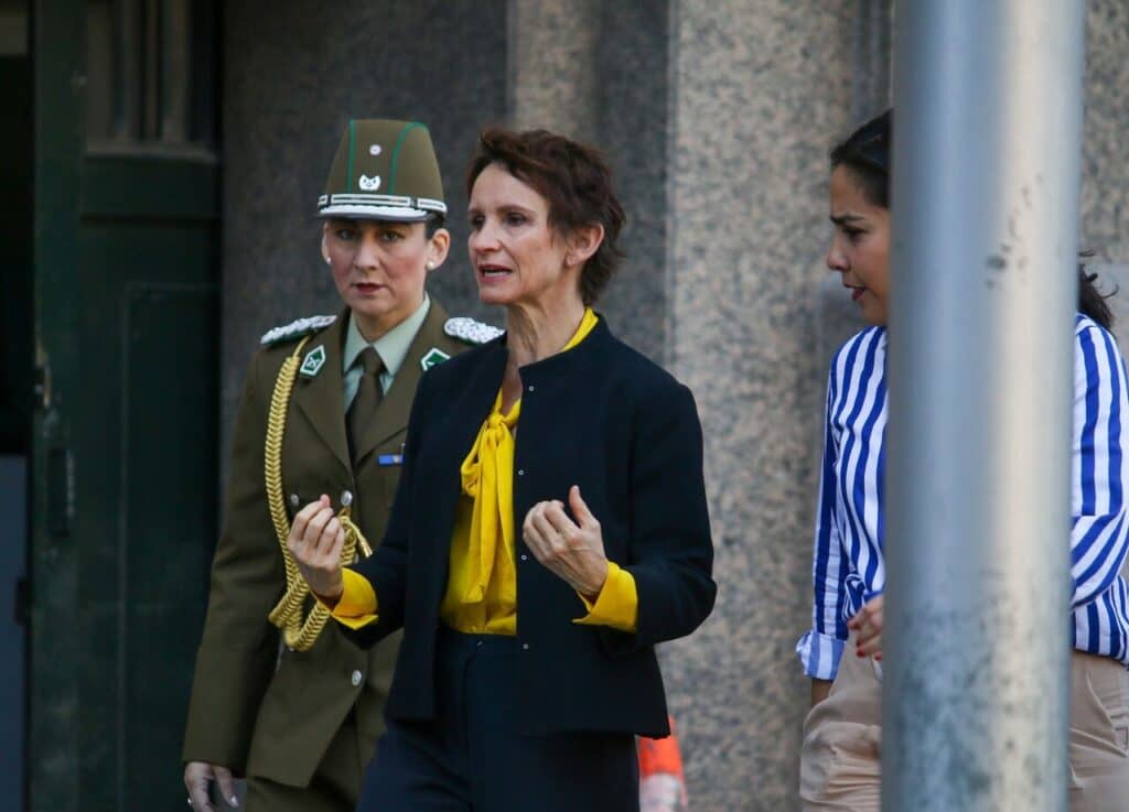 Ministra Tohá pidió a participantes de carrera clandestina delatar al asesino de carabinero