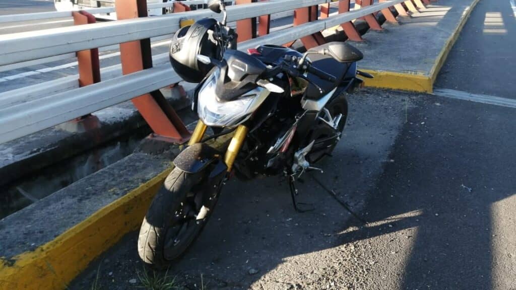 Buscan a conductora que dejó grave a funcionario municipal de Molina