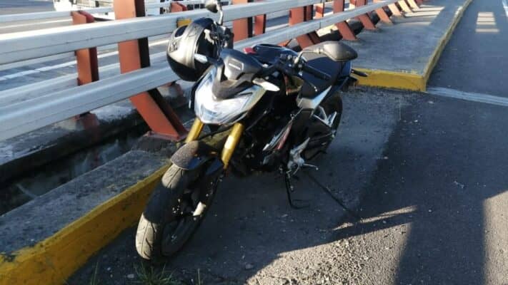 Buscan a conductora que dejó grave a funcionario municipal de Molina