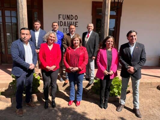 Alcaldes formalizaron la Asociación de Municipalidades de la Provincia de Curicó