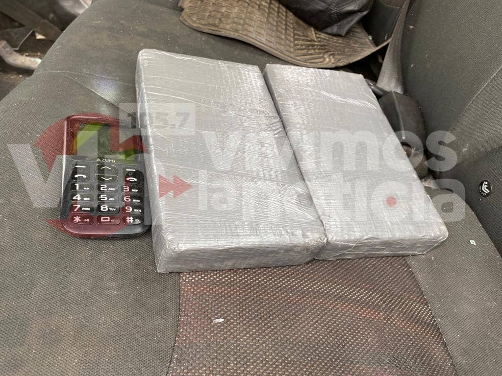Volcamiento carretero termina con traficante de drogas detenido frente a Lontué
