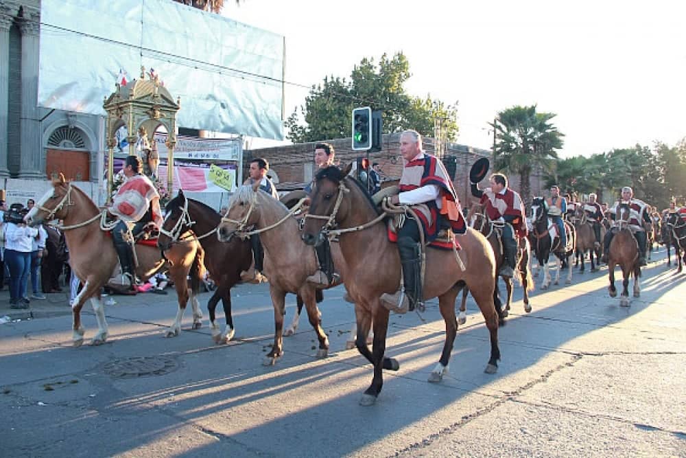Confirman desfile de huasos a caballo en procesión a la Virgen del Carmen