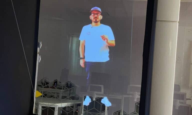 Movistar abre laboratorio 5G en Talca: holograma interactivo dio la bienvenida