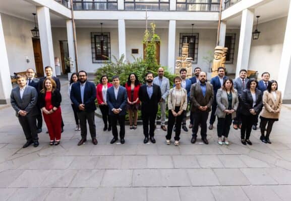 Delegado presidencial del Maule participó en jornada laboral junto al Presidente Boric
