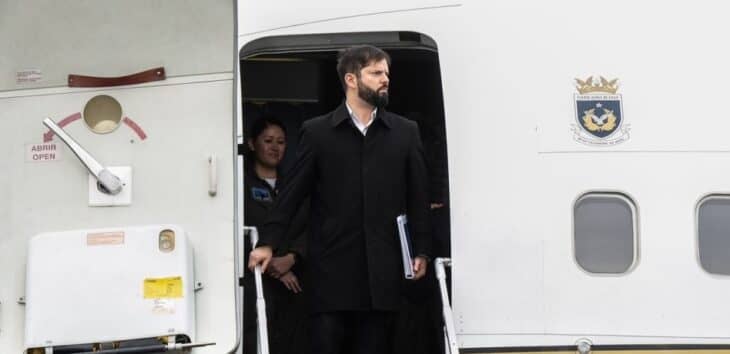 Cortes en Ruta 5 y quema de una escuela se registra tras llegada de Presidente Boric a La Araucanía