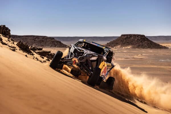 Francisco "Chaleco" López probó su máquina en Arabia Saudita