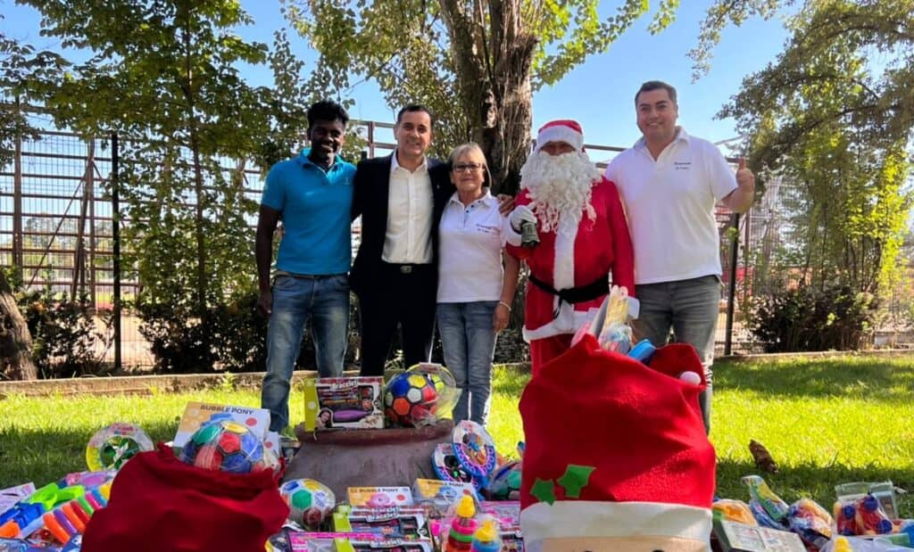 Municipalidad de Curicó inició proceso de entrega de juguetes para navidad