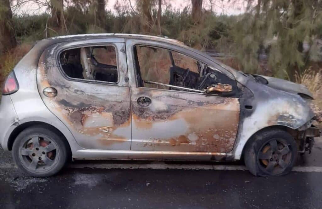 Campaña solidaria para persona cuyo auto resultó quemado tras ayudar en incendio forestal