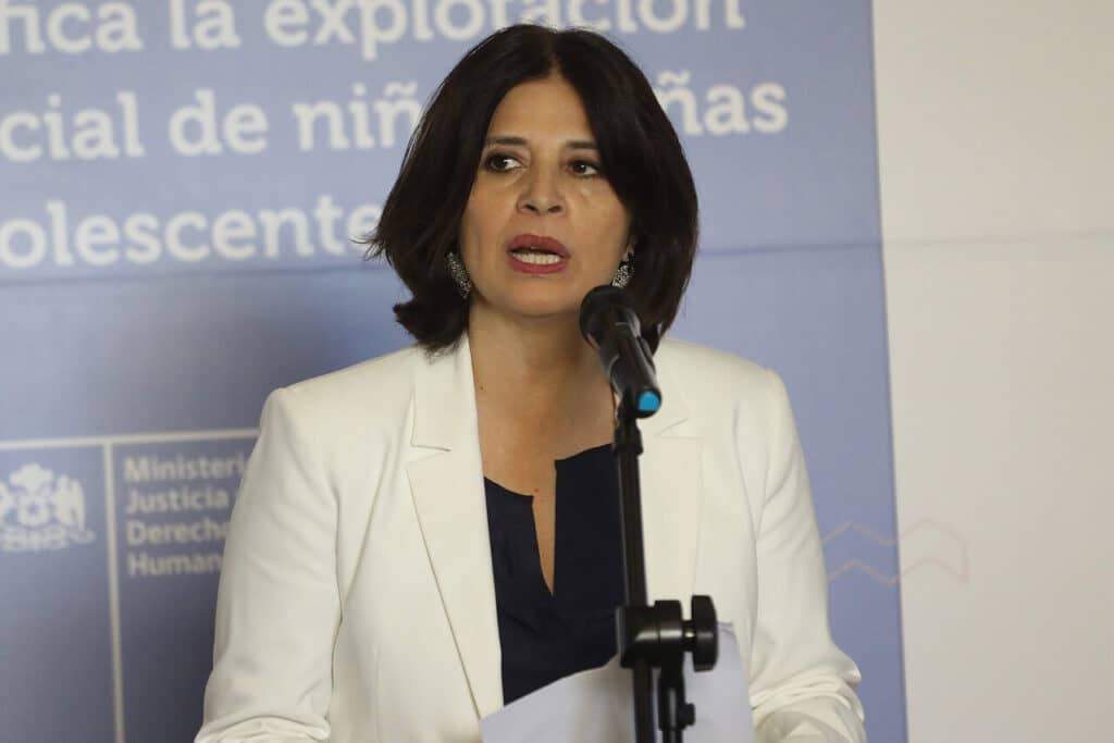 Anuncian acusación constitucional contra ministra de Justicia por "errática" lista de indultos