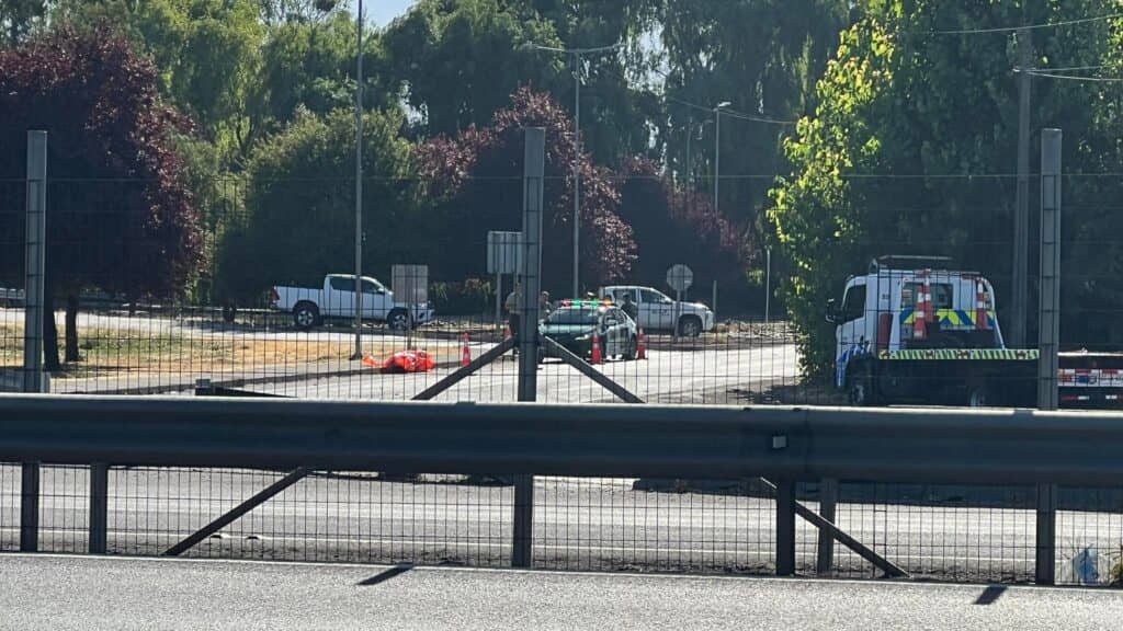 Adulto mayor es encontrado muerto en garita peatonal en Teno