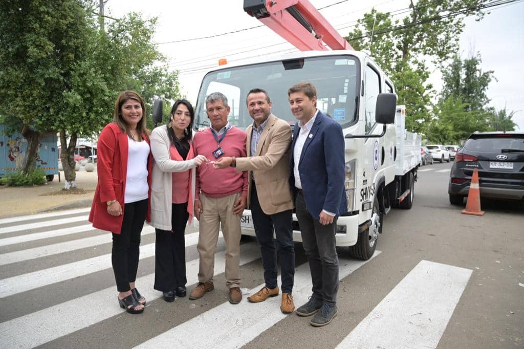 Gobierno Regional financió camión alza hombre y ampliación de la casa del adulto mayor de Río Claro