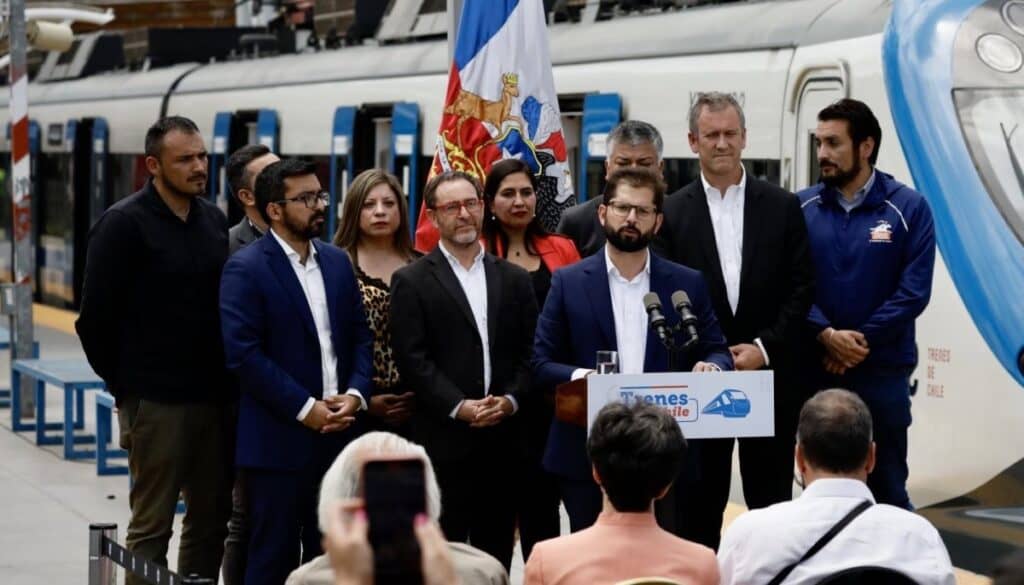Presidente Boric anuncia trazado de tren que conectará Santiago con Valparaíso: Se espera que esté operativo en 2030